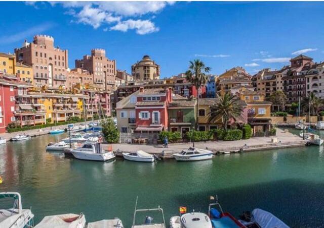 Valencia Beach Room With Private Bathroom Coliving Port Saplaya Exterior foto