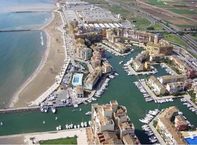 Valencia Beach Room With Private Bathroom Coliving Port Saplaya Exterior foto